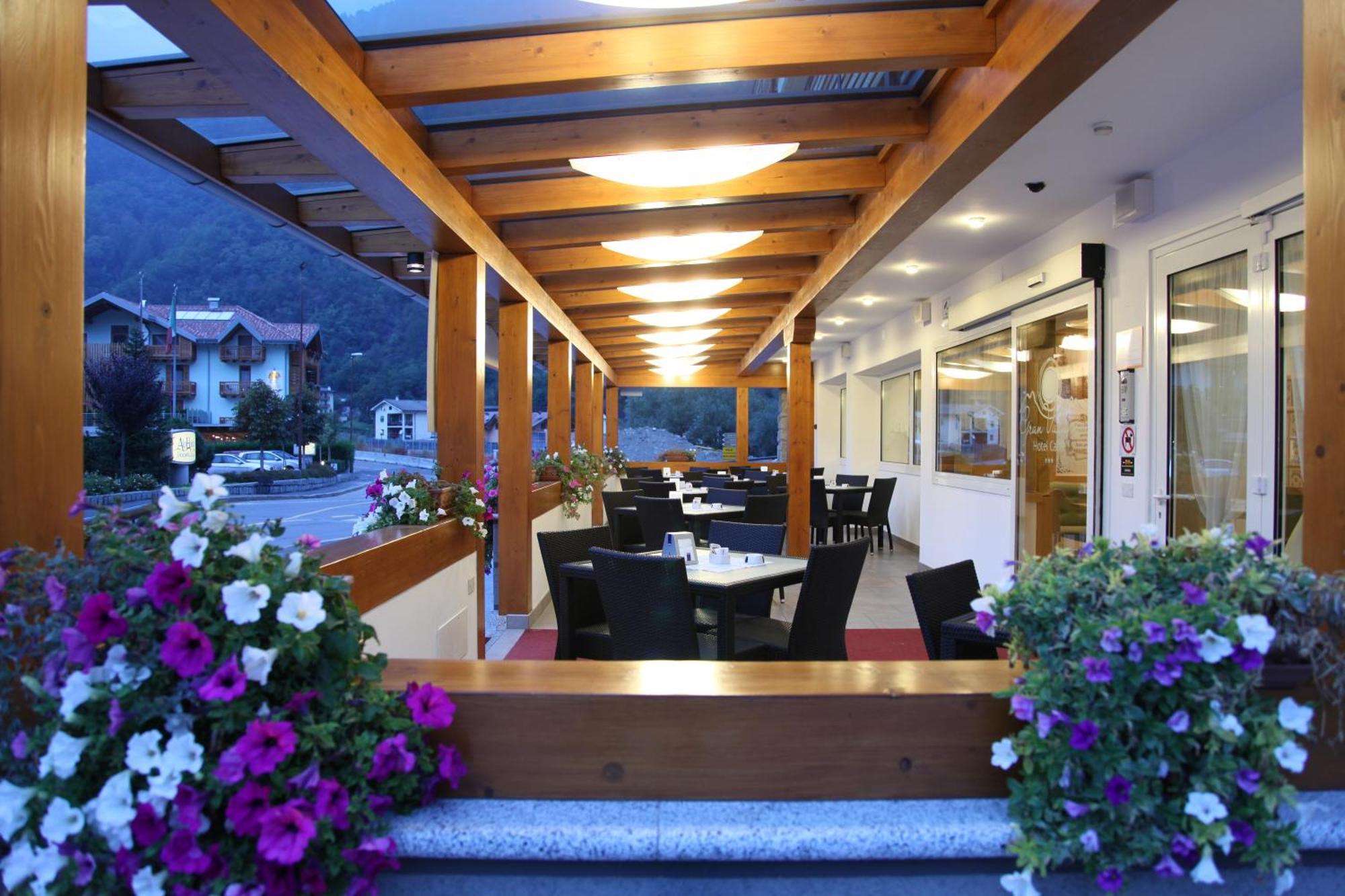 Hotel Gran Vacanze Rooms & Apartments Дімаро Екстер'єр фото