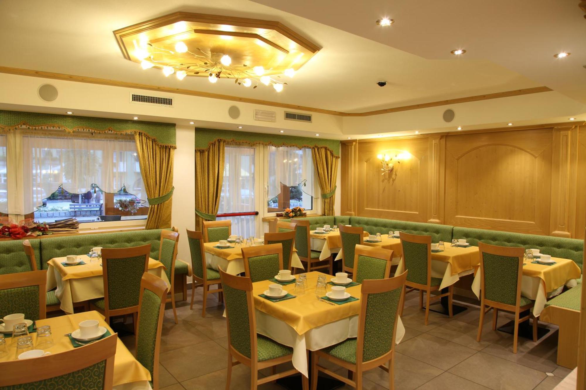 Hotel Gran Vacanze Rooms & Apartments Дімаро Екстер'єр фото